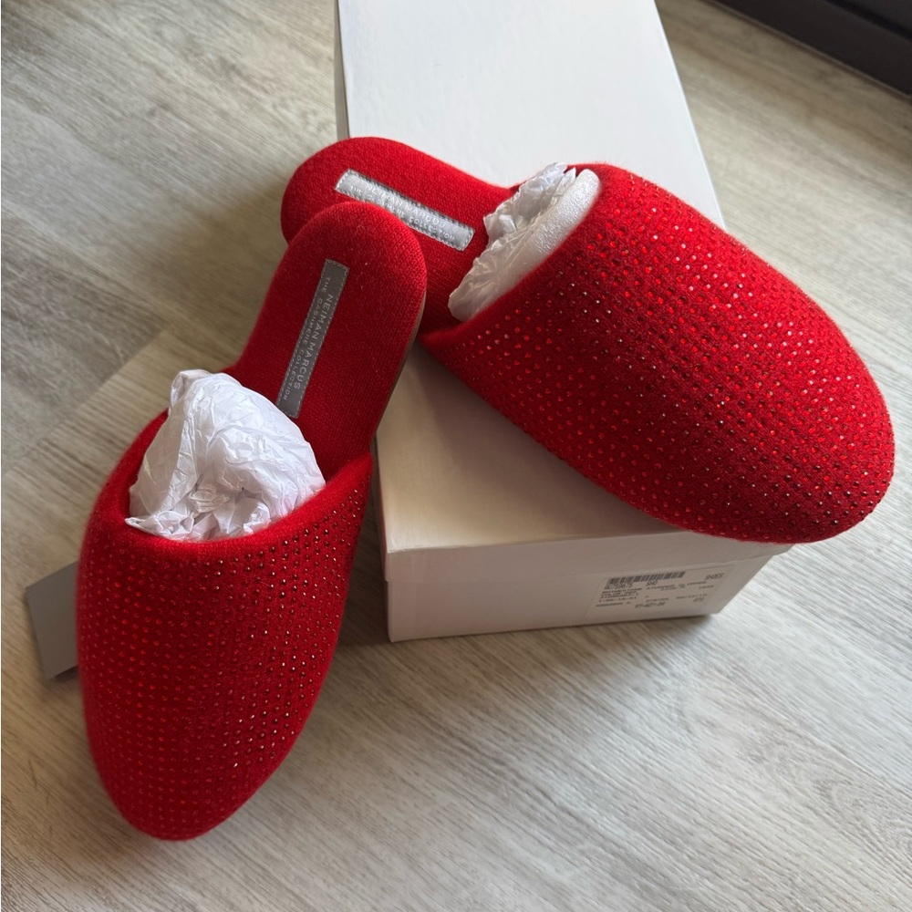 Neiman Marcus Cashmere Collection Red Rhinestone Comfy Holiday Slippers NEW MED